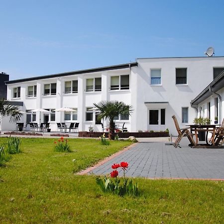 Appartementanlage-Ferienwohnungen Weisse Moewe ザスニッツ エクステリア 写真